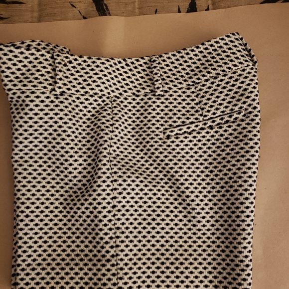 Women's shorts - Picture 3 of 3